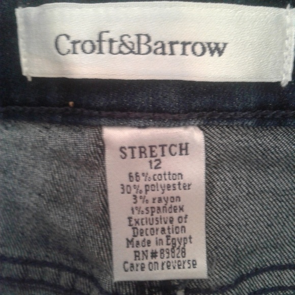 π Croft & Barrow Premium Denim Capris - Picture 2 of 9